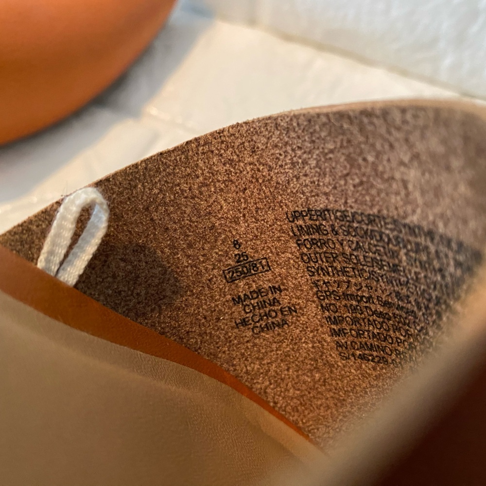 Old Navy Pointed Flat Mule - New - Picture 4 of 8